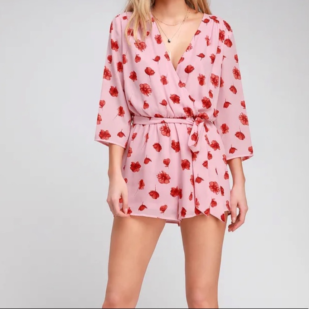 Lulu’s Delvy Blush Pink Floral Print Romper size extra small